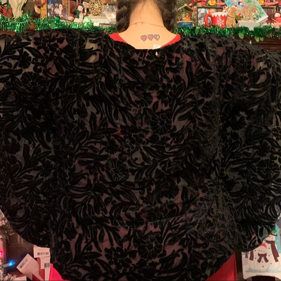 Must get rid of a few things I know longer wear. - Picture 2 of 5